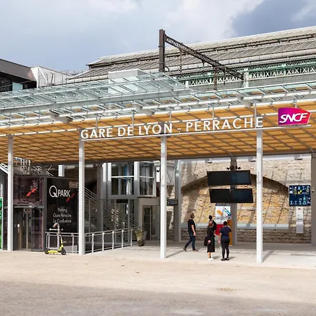Maison A 2 Pas De Centre Proche Tram, Metro
